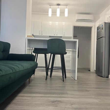 Apartament Otopeni Langa Parc エクステリア 写真